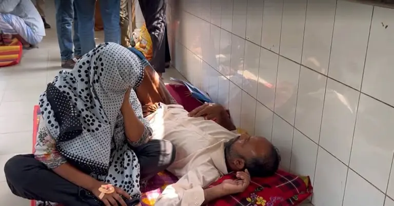 হাসপাতালে চিকিৎসাধীন আহত ব্যক্তিরা